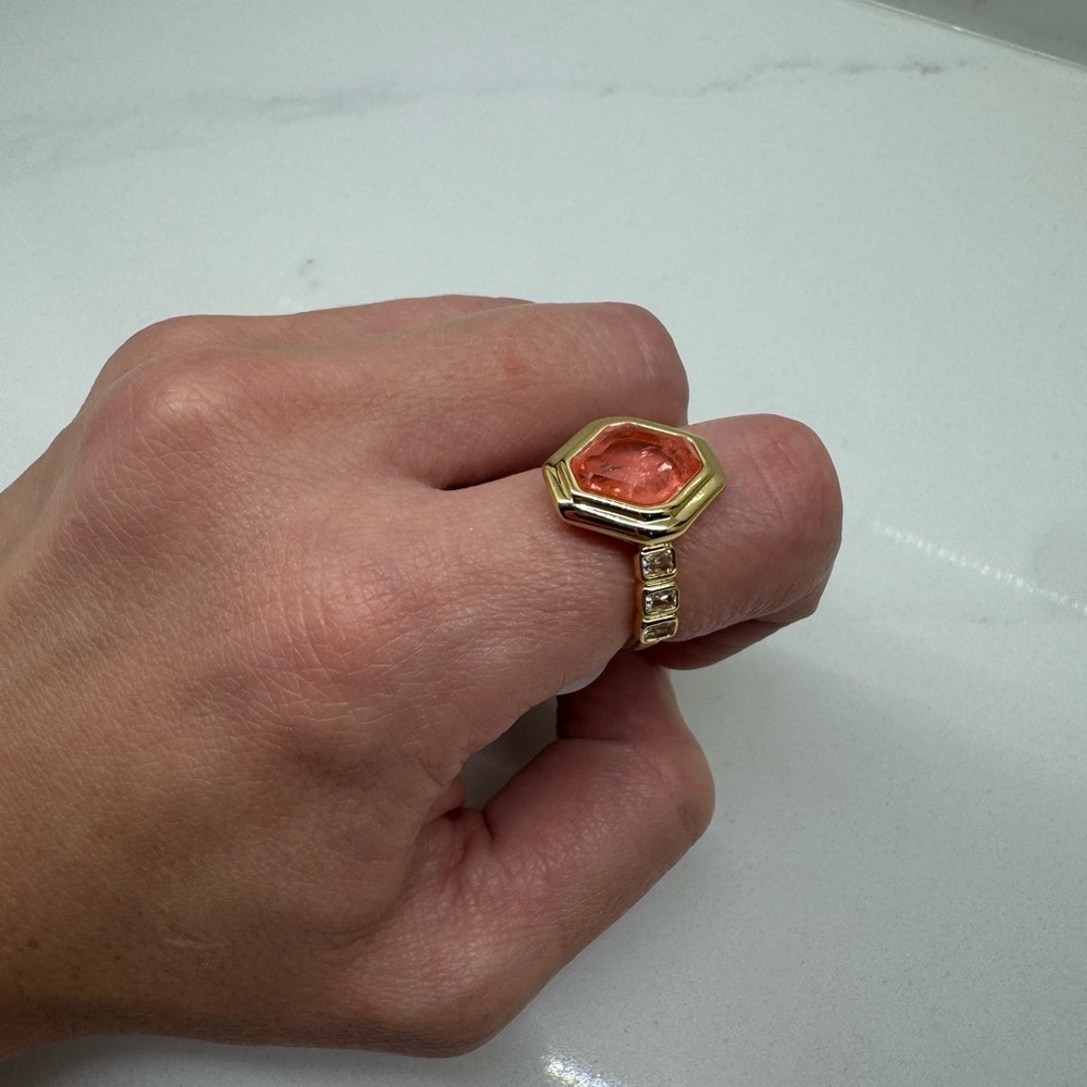 Elegant Gold and Rose Quartz Gemstone Ring